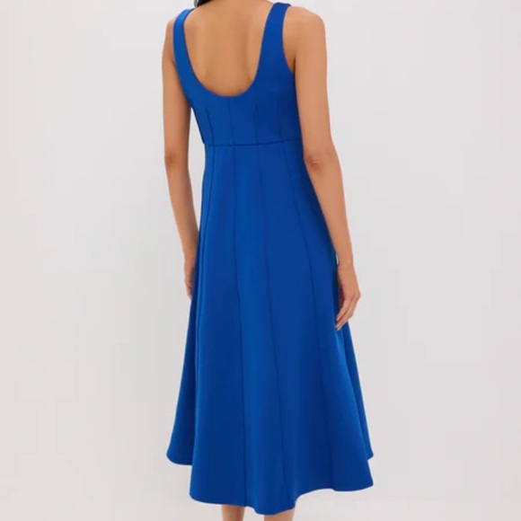 Tuckernuck Azure Jersey Double Knit Julietta Dress Royal Blue
Square neck - Picture 2 of 13